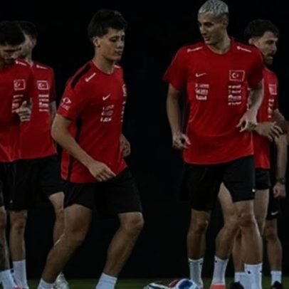 Arda Güler lidera geração turca no retorno da Turquia à Copa do Mundo