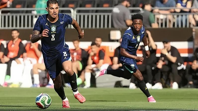 Bruno Guimarães no amistoso entre Brasil e Egito
