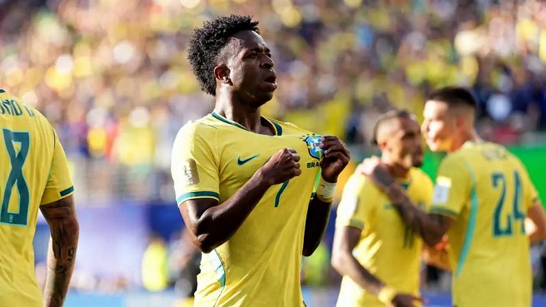 Vinícius Jr. marcou o gol do Brasil na estreia