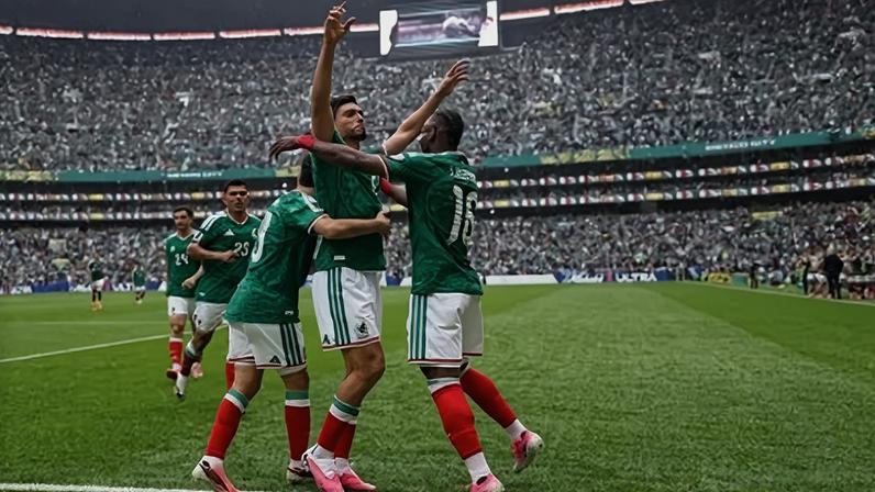 Jimenez marcou para o México na abertura da Copa contra África do Sul
