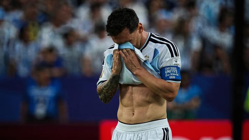 Messi teria se emocionado por causa do pai durante estreia (Ulrik Pedersen/NurPhoto/Getty Images)