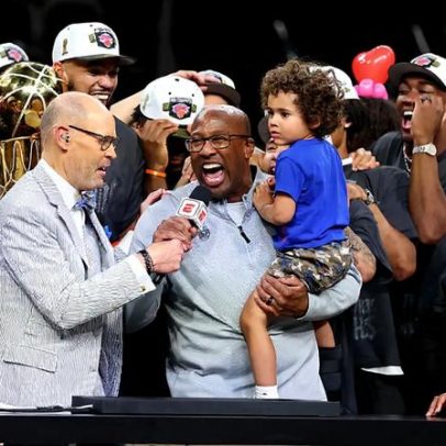 Mike Brown evita crédito, mas título dos Knicks exalta trajetória