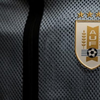 Egito retira estrelas do escudo; Uruguai mantém quatro