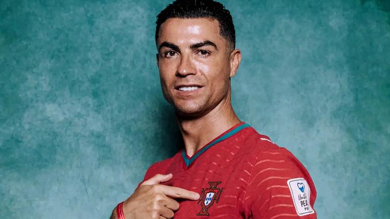Cristiano Ronaldo entra em campo para disputar a sua sexta Copa do Mundo nesta quarta, 17 (Carmen Mandato - FIFA/FIFA/Getty Images)