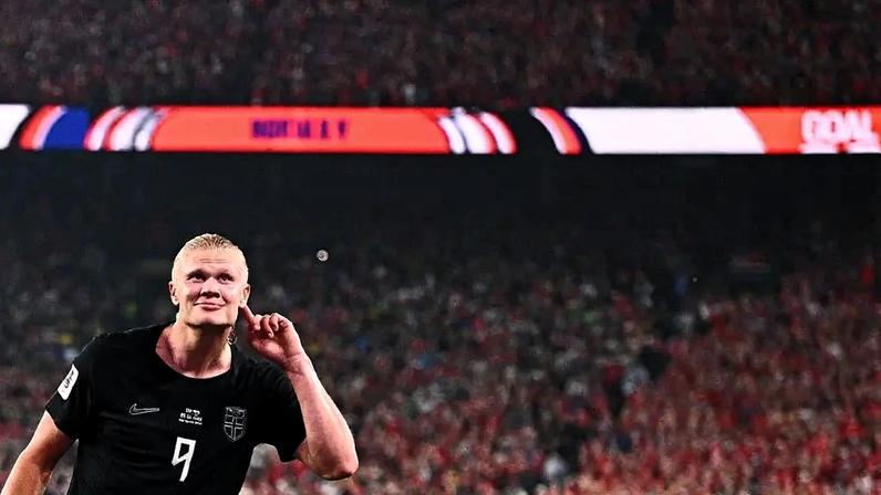 23 June 2026, USA, East Rutherford: Soccer, Men, 2026 World Cup, Norway vs. Senegal, Preliminary Round, Group I, Matchday 2, New York-New Jersey Stadium, Erling Haaland (Norway) celebrates after scoring his second goal to make it 3-1. PLEASE NOTE: In accordance with FIFA regulations, these images may be used exclusively for editorial purposes. Commercial use is prohibited. Furthermore, no video-like sequences may be created, and no alterations may be made to the image, either in the foreground or the background. Photo: Tom Weller/dpa (Photo by Tom Weller/picture alliance via Getty Images) (Tom Weller/Getty Images)