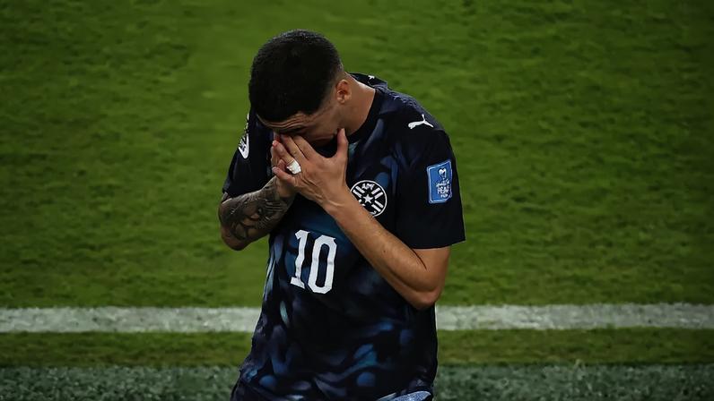 Miguel Almirón: primeiro expulso por ofender adversário