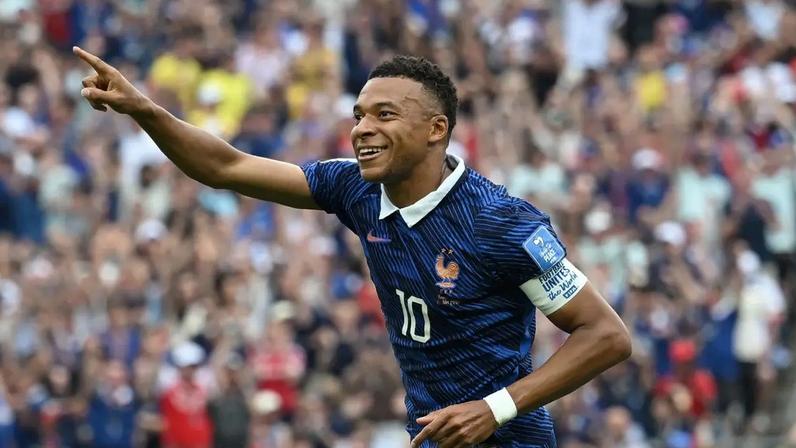 Kylian Mbappé, atacante da França, na vitória por 3 a 0 contra o Iraque