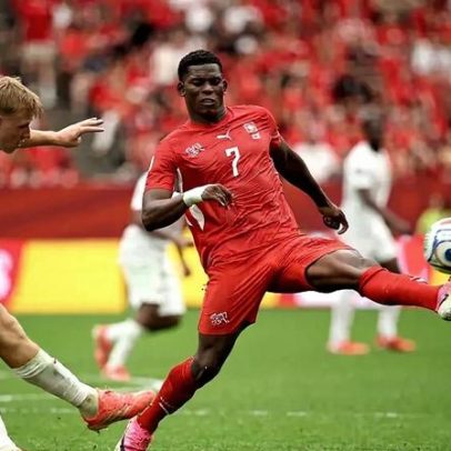 Derrota para a Suíça elimina chance do Canadá de jogar mata-mata em casa