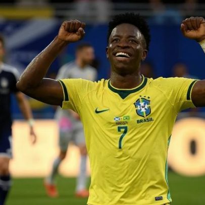 Brasil vence a Escócia e aguarda o adversário do primeiro mata-mata