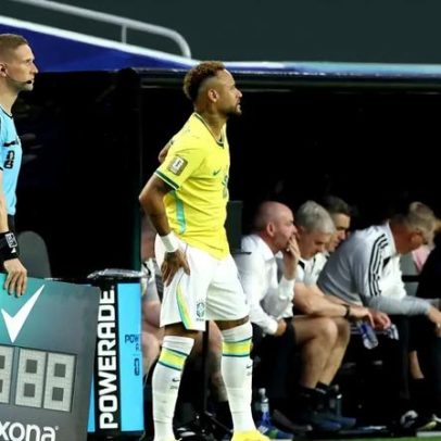 Neymar ouve apoio da torcida após mais de dois anos sem jogar pela seleção
