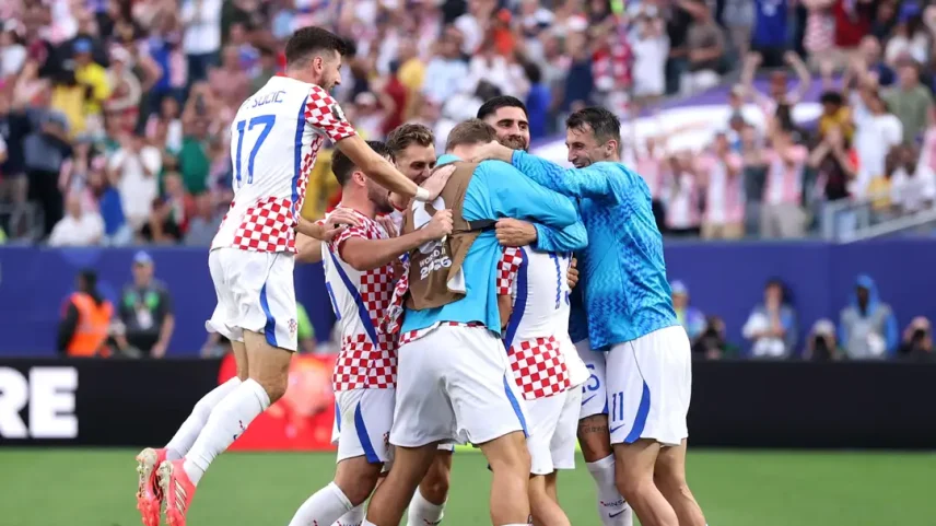 Croácia vence Gana, avança em segundo e deixa rival em situação delicada