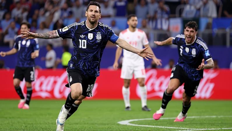 Lionel Messi é artilheiro isolado na história das Copas do Mundo (Ryan Pierse - FIFA/FIFA/Getty Images)