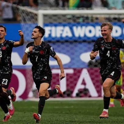 Canadá vence África do Sul com gol nos acréscimos
