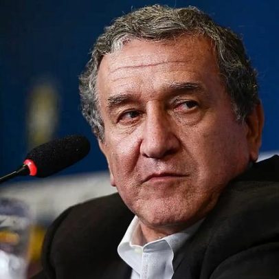 Parreira permanece internado; hospital informa complicações clínicas