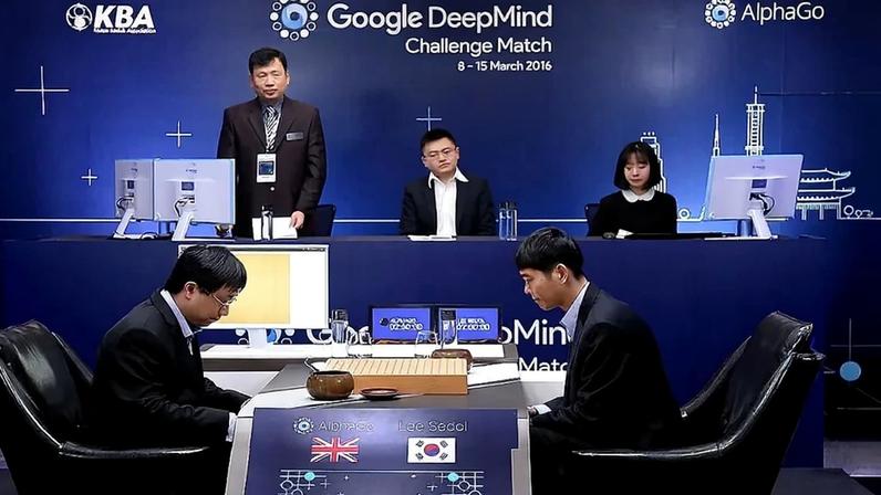 O duelo entre AlphaGo e Lee Sedol, em 2016, se tornou um dos marcos mais importantes da história da inteligência artificial (Google/Getty Images)