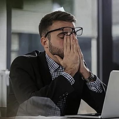 Insônia e dores: sinais de exaustão mental no trabalho