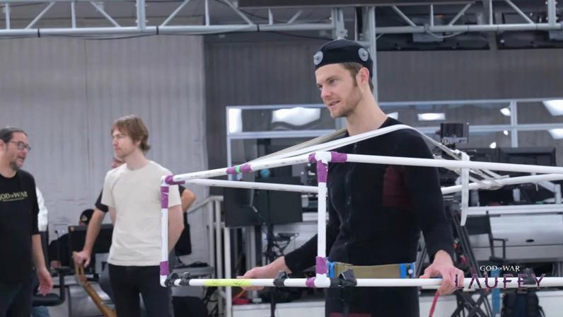 Jack Quaid usa traje de mocap para interpretar cubo gelatinoso em God of War