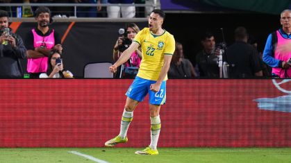 Martinelli comemora gol pela Seleção Brasileira contra Croácia