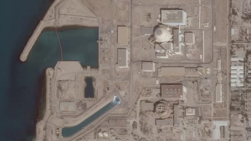 Imagem de satélite mostra usina nuclear de Bushehr, no Irã.