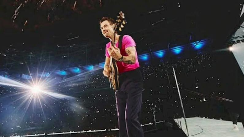Harry Styles desmaia durante show em Londres