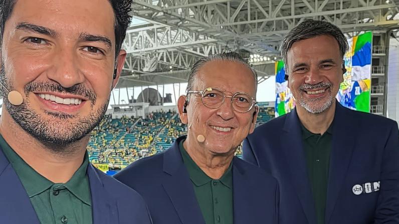Galvão Bueno (ao centro) atingiu a marca de 101 gols do Brasil narrados em Copas