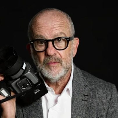 Fotógrafo Bob Wolfenson encontra poesia na lama após enchente