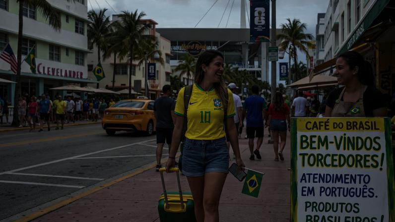 Brasil está cada vez mais presente nas ruas das cidades sede da Copa do Mundo.