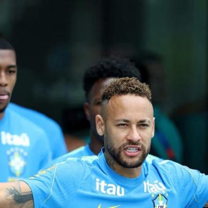 Neymar mantém Copa mais discreta, evitando distrações fora de campo