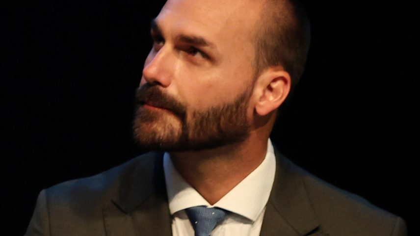 Eduardo Bolsonaro foi condenado por coação no curso do processo