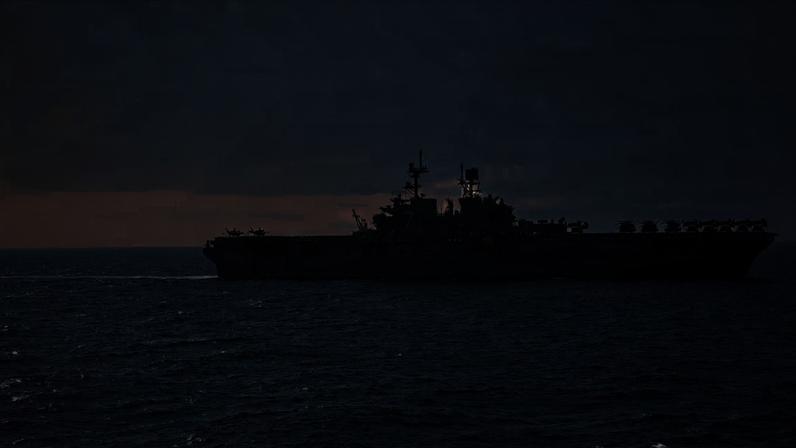 O USS Tripoli (LHA 7) atravessa o Mar Arábico em apoio ao bloqueio em curso dos EUA contra o Irã (@CENTCOM/Twitter)