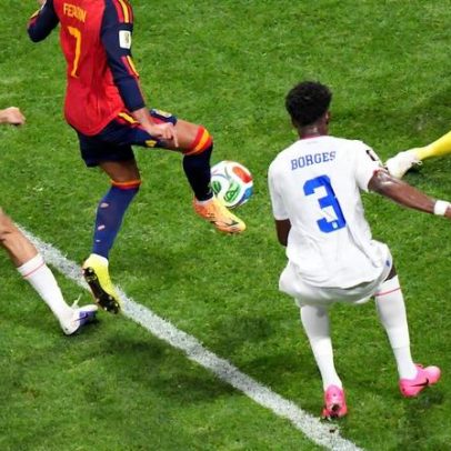 Vozinha brilha, Cabo Verde segura Espanha em empate 0x0 na estreia