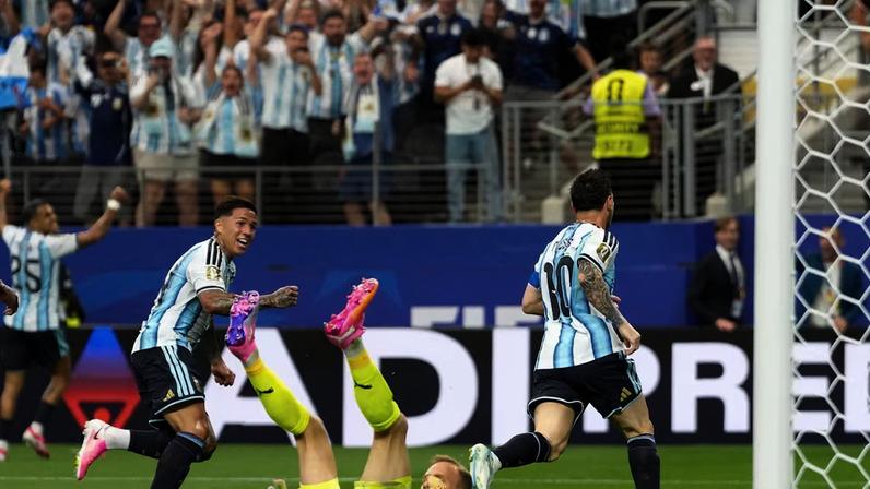 Camisa 10 faz dois e se consagra na artilharia dos Mundiais em atuação mais tímida do que na estreia