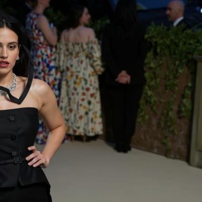 Rosalía adia três shows por emergência familiar