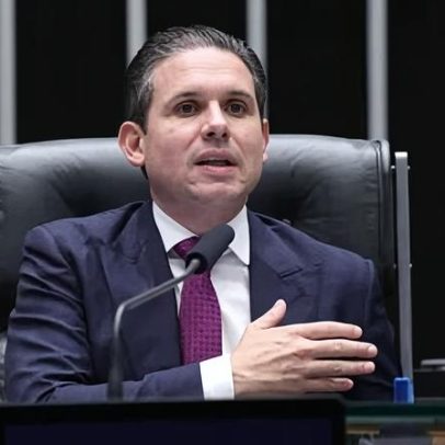 Hugo Motta prevê votar PL do governo sobre fim da 6x1 na terça-feira