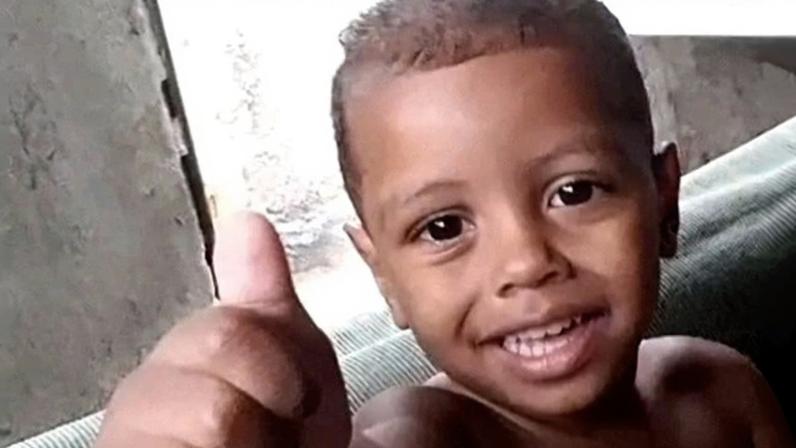 Kaleb tinha dois anos de idade