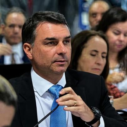 TSE suspende julgamento de pesquisa que apontou queda de Flávio Bolsonaro