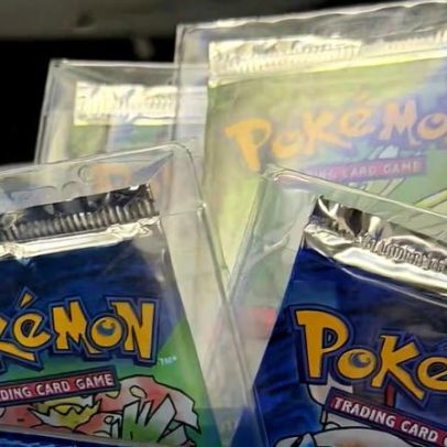 Memphis usa viagem aos EUA para a Copa e compra cartas raras de Pokémon