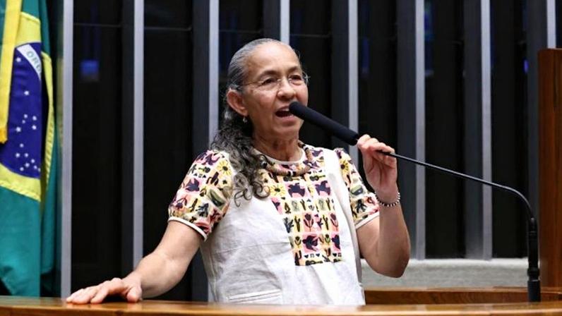 Heloísa Helena (foto), autora da proposta, disse que a medida busca garantir o cumprimento da Constituiçã