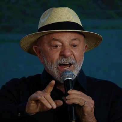 Lula premia medalhistas da Obmep e defende a educação pública