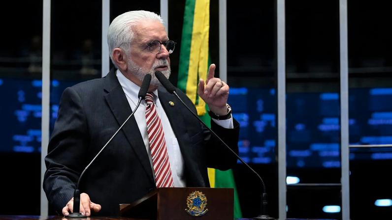 Líder do governo no Senado foi alvo de uma operação da Polícia Federal