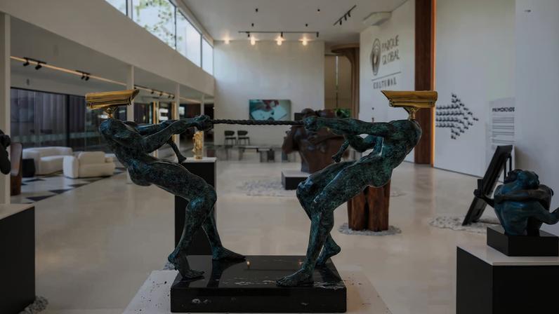 Obra "Cabo de ego", do artista Beto Gatti, em galeria dentro do Parque Global (Foto: Divulgação)