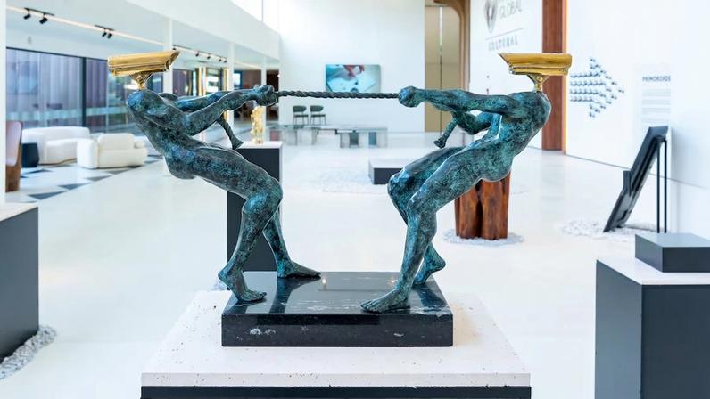 Obra "Cabo de ego", do artista Beto Gatti, em galeria dentro do Parque Global. (Foto: Empresa/Divulgação)