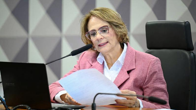 Presidente da CDH, a senadora Damares avocou a relatoria do projeto