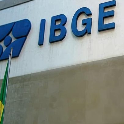 Setor de serviços cresce 1,2% em abril e reverte recuo de março