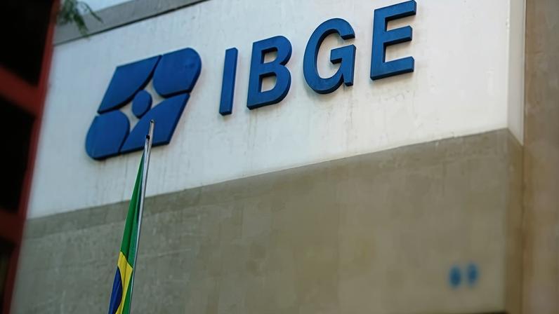 Setor de serviços cresce 1,2% em abril e reverte recuo de março