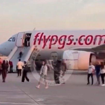 Carregador de celular provoca incêndio a bordo e evacuação de avião