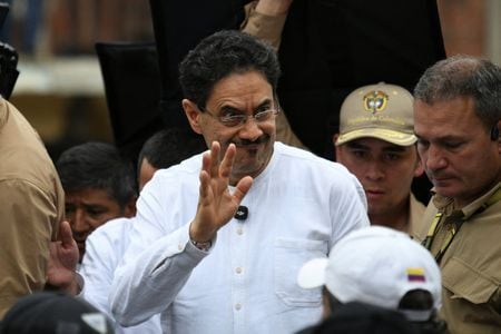 Candidato de esquerda, Ivan Cepeda alcançou 40,9% após a conclusão da contagem das cédulas