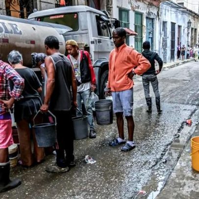 Cuba amplia espaço para empresas privadas para aliviar crise econômica