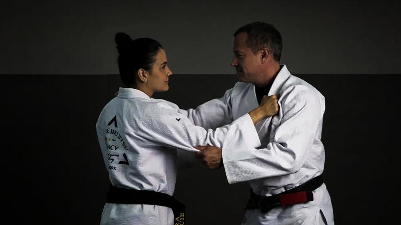 Kyra Gracie e Malvino Salvador lutando Jiu-Jitsu
