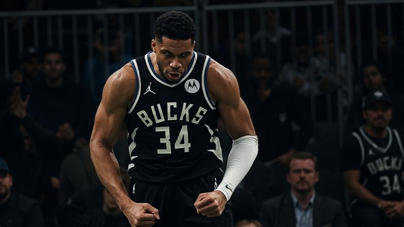 Giannis Antetokounmpo troca Celtics
